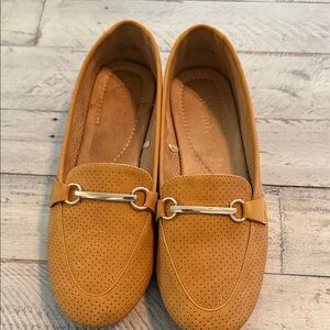 WhiteMT. Women's Mustard Loafers comfort Preppy Size 8‎ Coastal Cowboy
